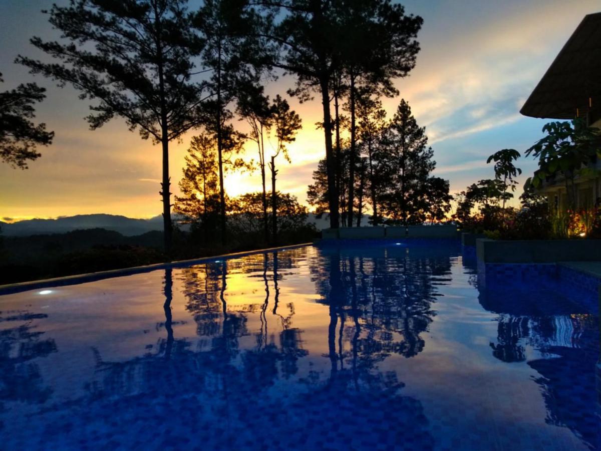 The Balcone Suites & Resort Bukittinggi Kültér fotó